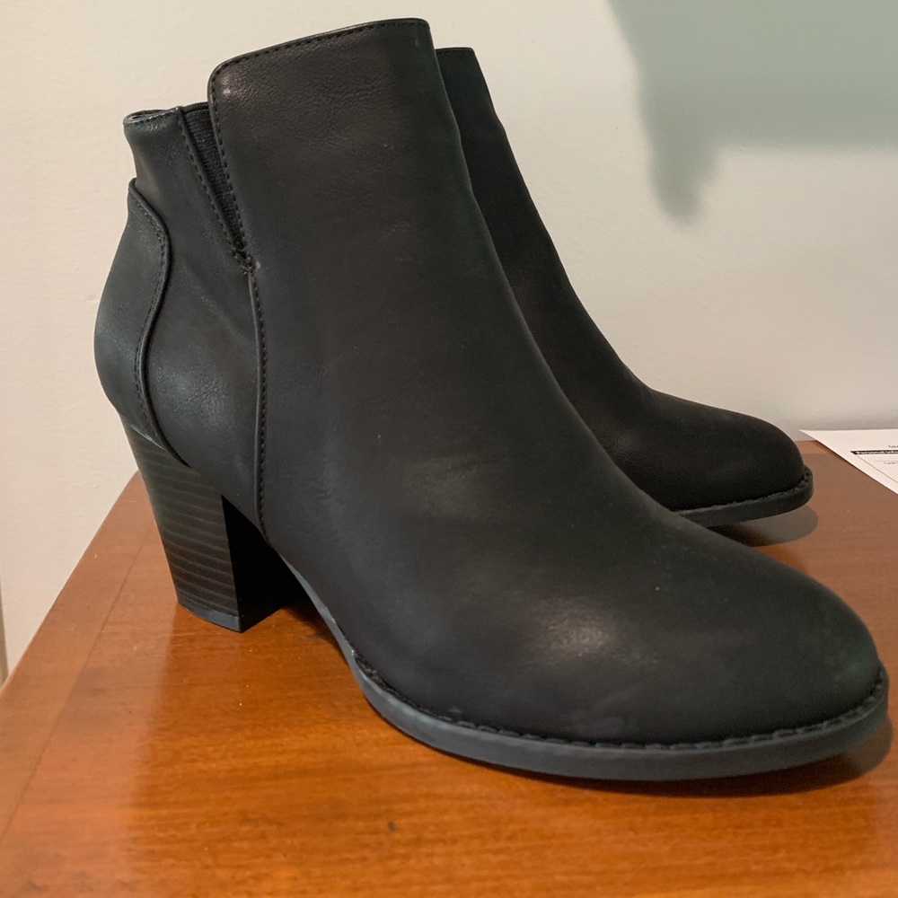 Black Booties for Fall! Never worn!